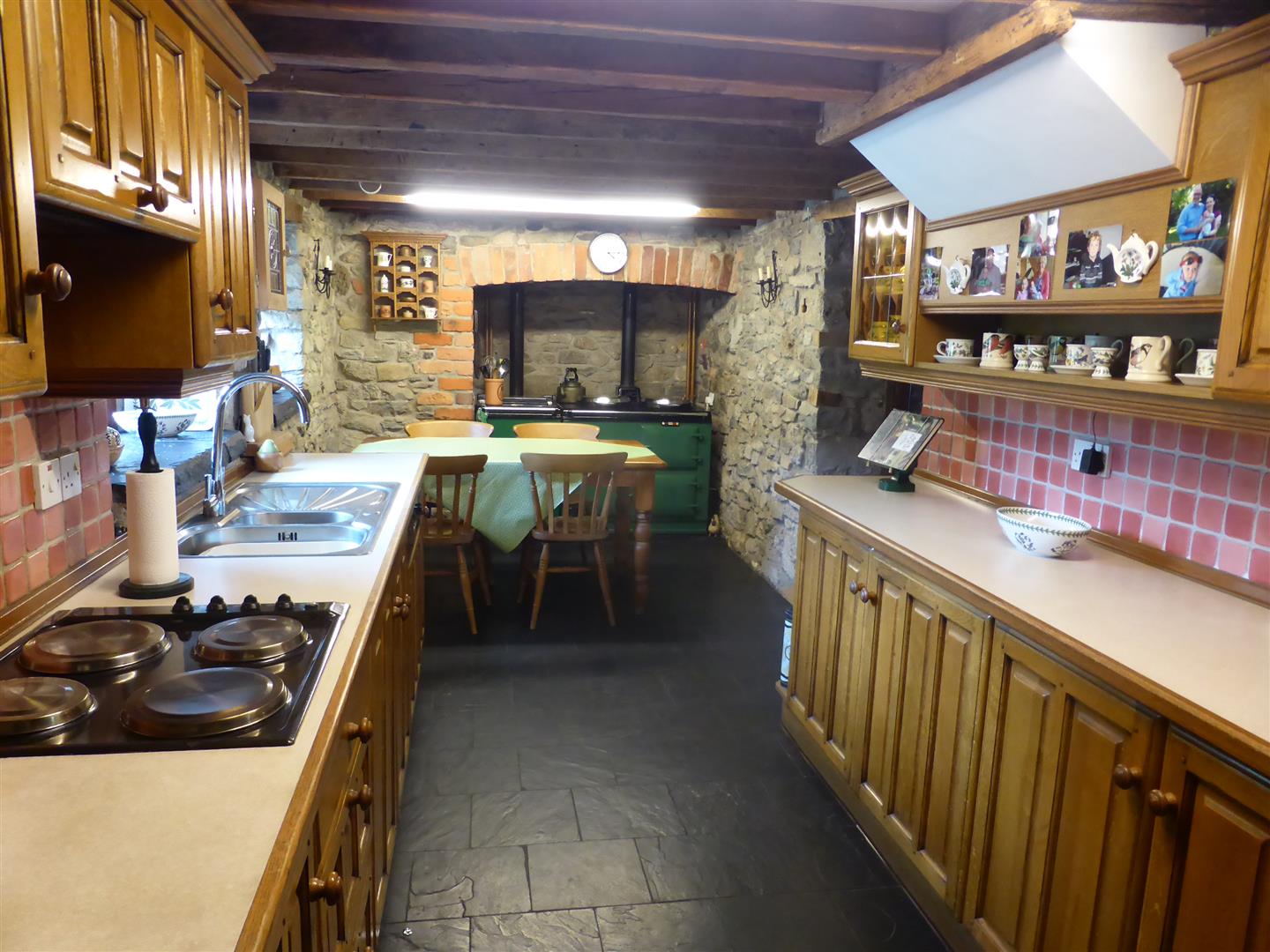 KITCHEN/BREAKFAST ROOM